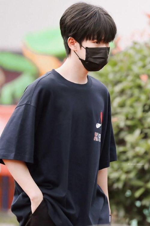 贺峻霖最新爆料,揭秘娱乐圈不为人知的幕后故事  第2张