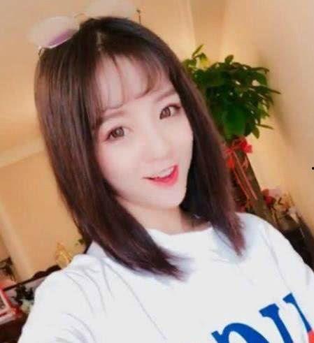 网红爱婷哥吃瓜头像是谁,揭秘网红爱婷哥吃瓜头像背后的神秘人物 第2张 网红爱婷哥吃瓜头像是谁,揭秘网红爱婷哥吃瓜头像背后的神秘人物 第2张