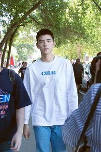 陈飞宇 吃瓜娱乐圈,揭秘明星幕后故事 第2张 陈飞宇 吃瓜娱乐圈,揭秘明星幕后故事 第2张