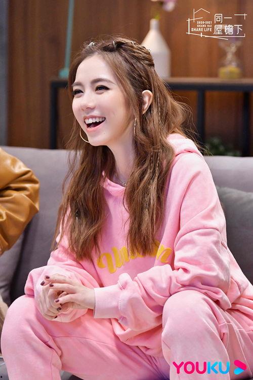 曾可妮爆料邓紫棋的视频  第3张