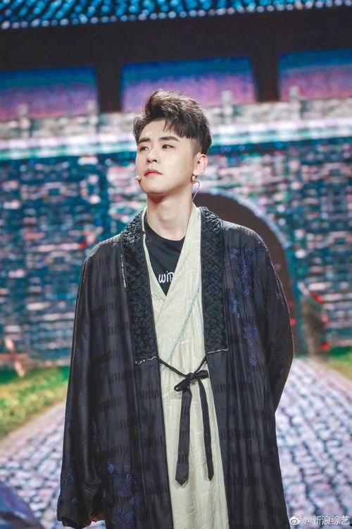 最新爆料张云雷,揭秘娱乐圈背后的惊人真相  第2张