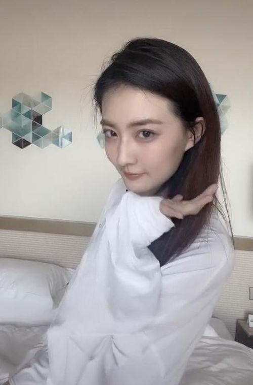 爆料徐璐的视频,揭秘明星私生活幕后真相 第2张 爆料徐璐的视频,揭秘明星私生活幕后真相 第2张